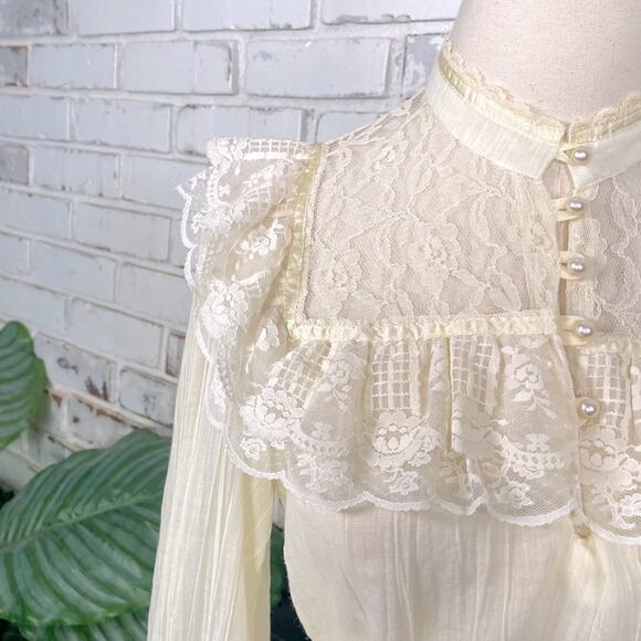 Vintage 70s Jessica’s Gunnies Cream Lace Gauze Two Piece Skirt and Blouse Set - Picture 4 of 15